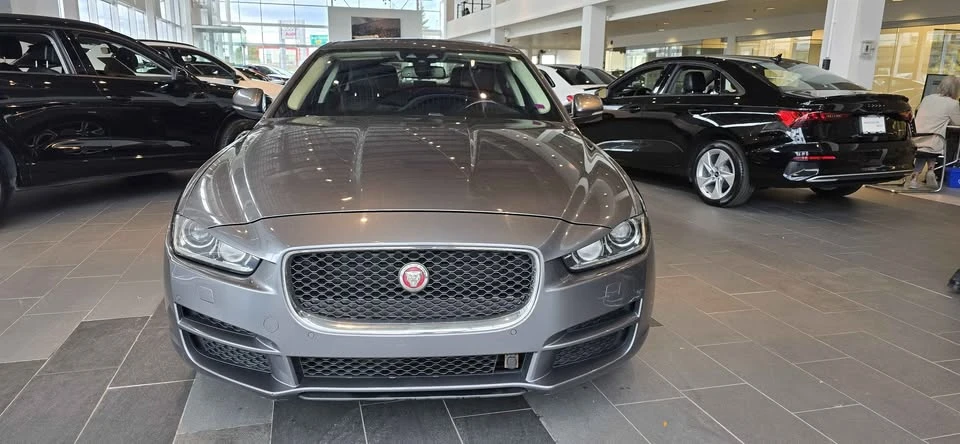 2018 Jaguar XE - Image 2 of 12