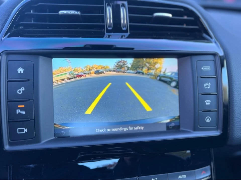 2018 Jaguar XE - Image 6 of 14