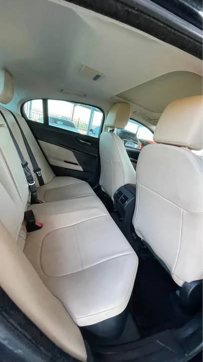 2018 Jaguar XE - Image 6 of 6