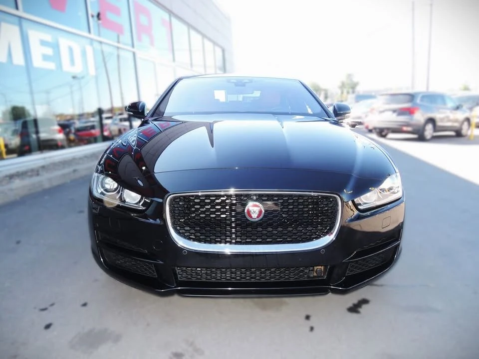 2018 Jaguar XE - Image 2 of 10