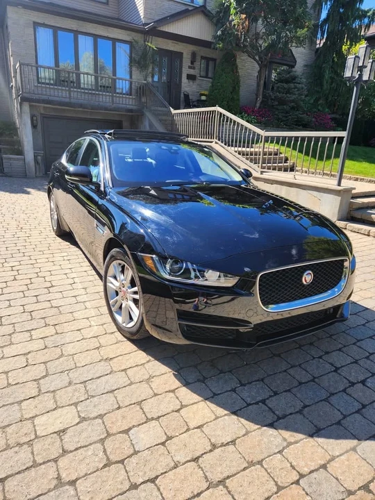 2018 Jaguar XE - Image 2 of 7