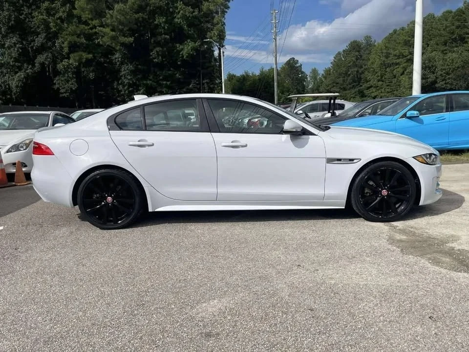 2018 Jaguar XE - Image 8 of 14
