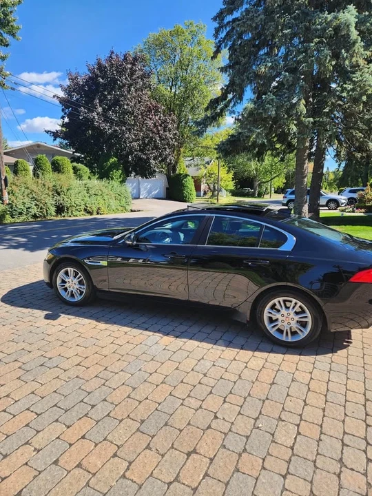 2018 Jaguar XE - Image 6 of 7