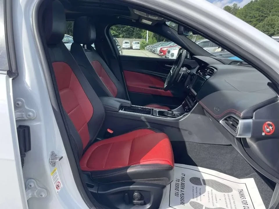 2018 Jaguar XE - Image 9 of 14