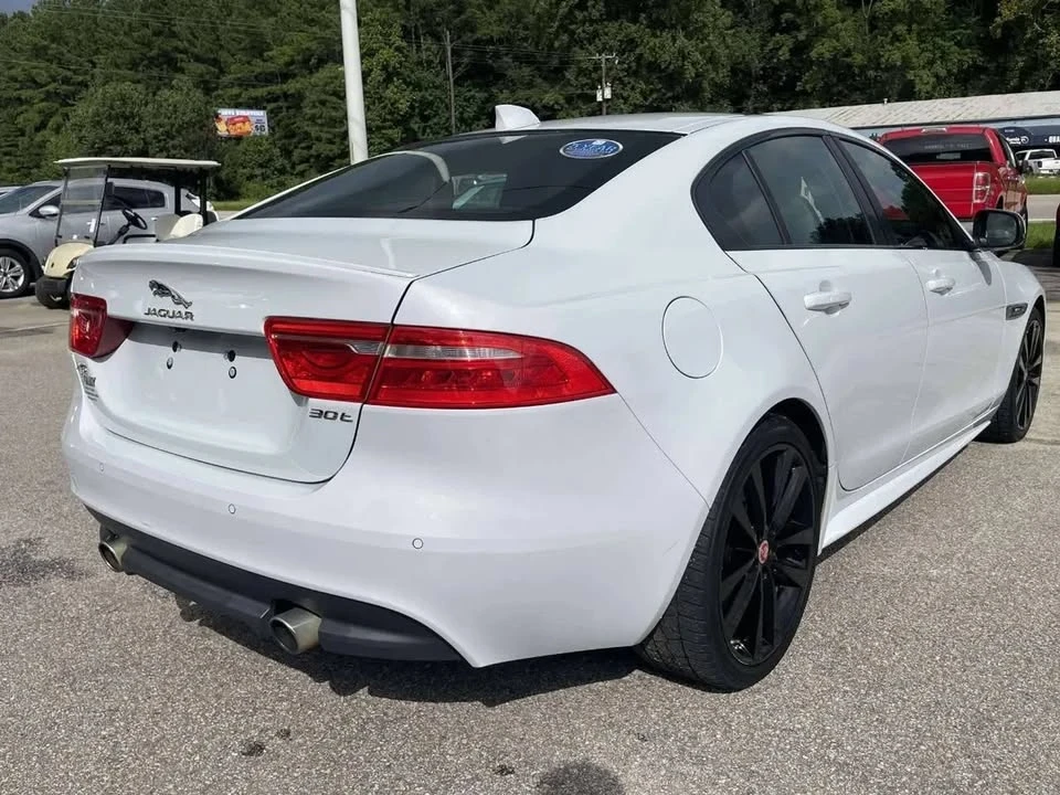 2018 Jaguar XE - Image 7 of 14