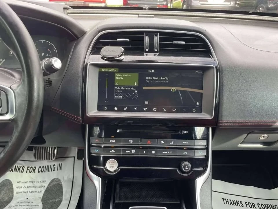 2018 Jaguar XE - Image 13 of 14