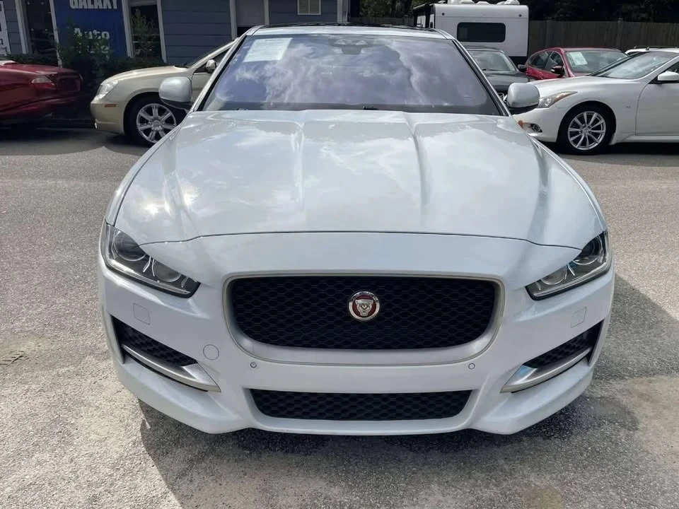 2018 Jaguar XE - Image 2 of 14