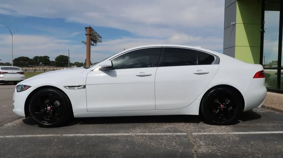 2018 Jaguar XE - Image 7 of 9