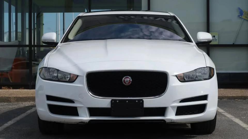 2018 Jaguar XE - Image 2 of 9