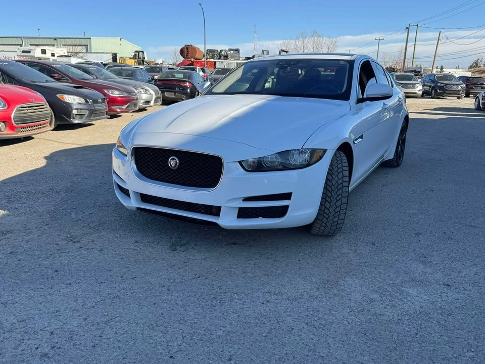2018 Jaguar XE - Image 13 of 15