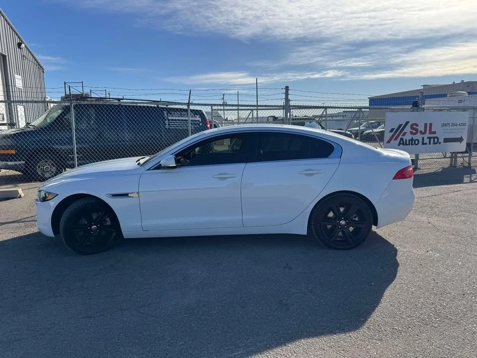 2018 Jaguar XE - Image 4 of 15