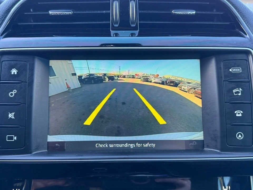 2018 Jaguar XE - Image 11 of 16
