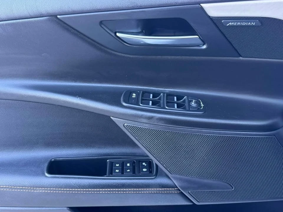 2018 Jaguar XE - Image 14 of 16