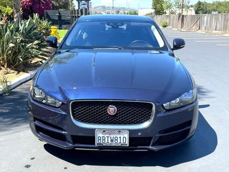 2018 Jaguar XE - Image 7 of 18