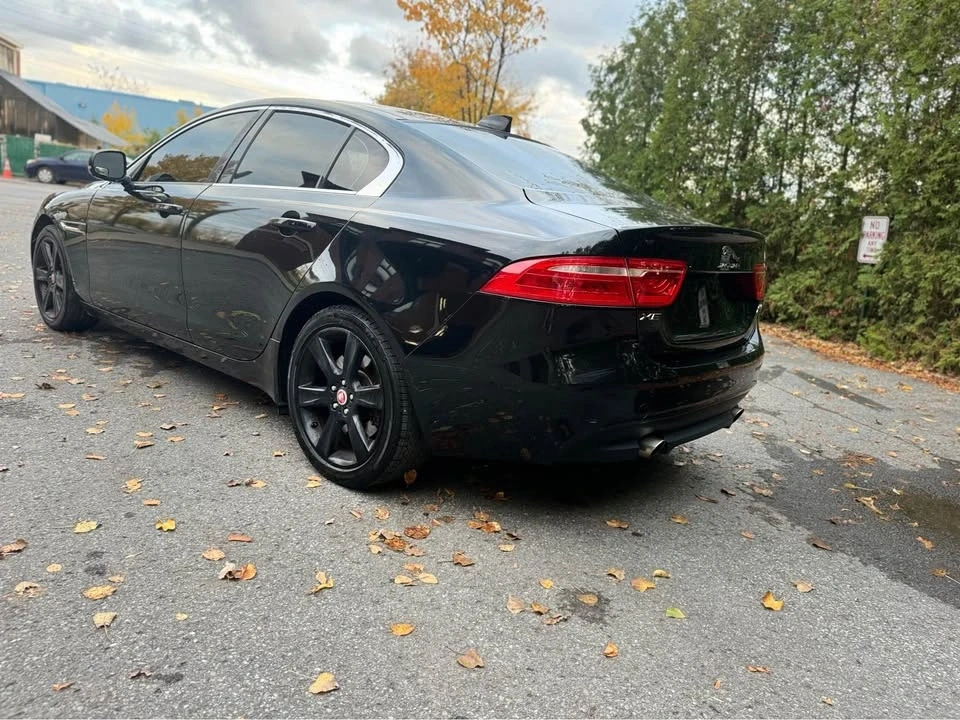 2018 Jaguar XE - Image 7 of 19