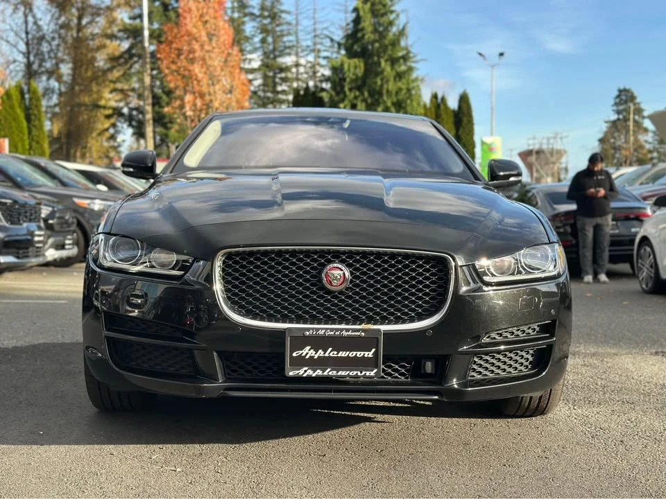 2018 Jaguar XE - Image 6 of 18