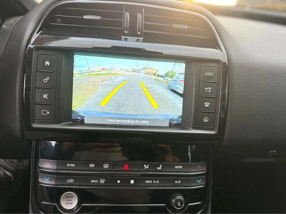 2018 Jaguar XE - Image 14 of 20