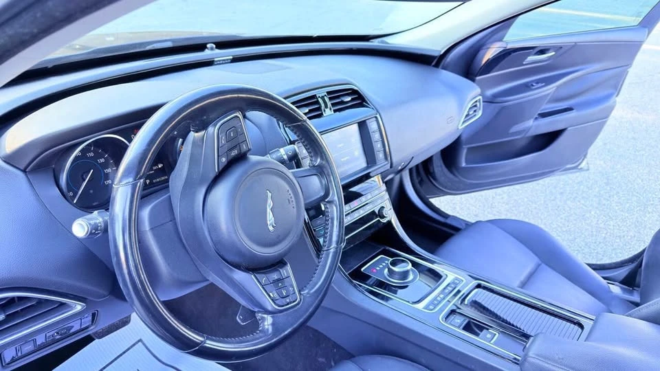 2018 Jaguar XE - Image 11 of 14