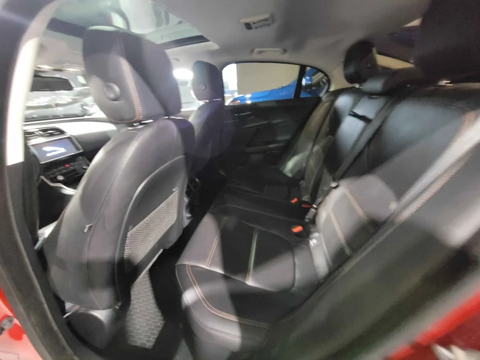 2018 Jaguar XE - Image 9 of 11