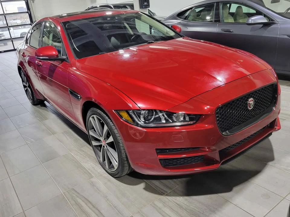 2018 Jaguar XE - Image 5 of 11