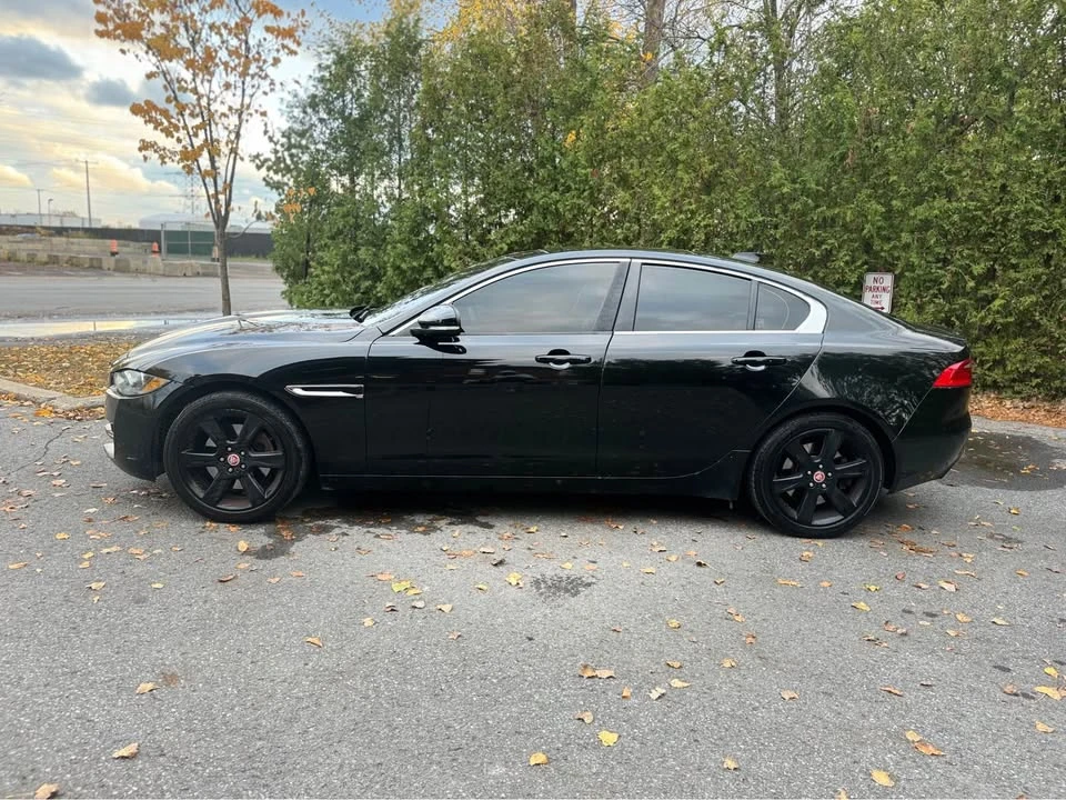 2018 Jaguar XE - Image 8 of 19