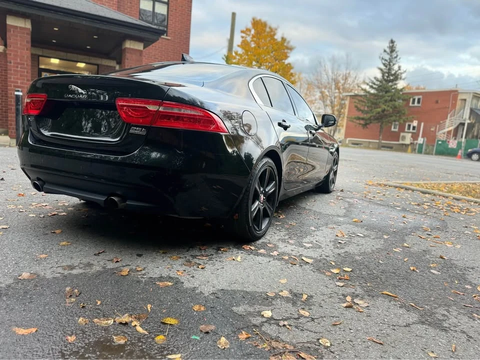 2018 Jaguar XE - Image 5 of 20