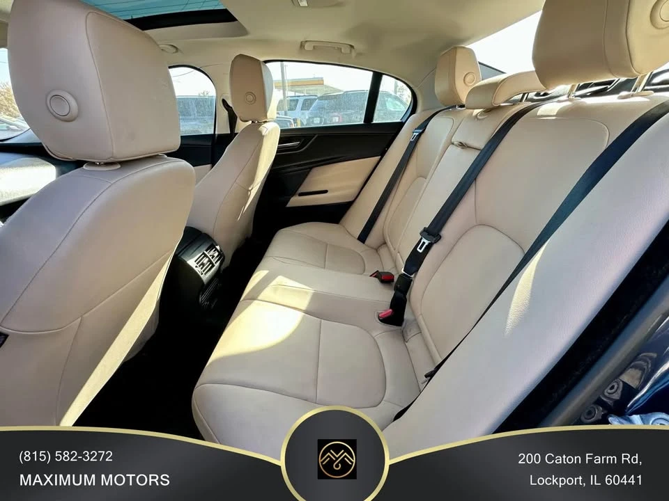 2018 Jaguar XE - Image 4 of 5