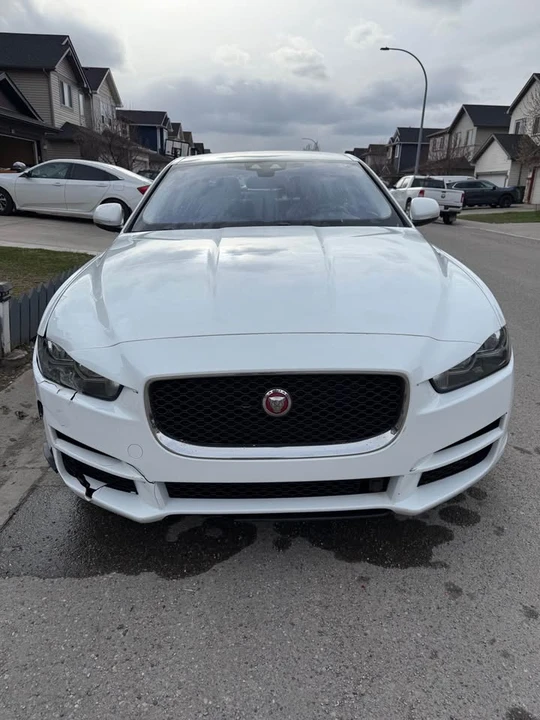 2018 Jaguar XE - Image 11 of 11