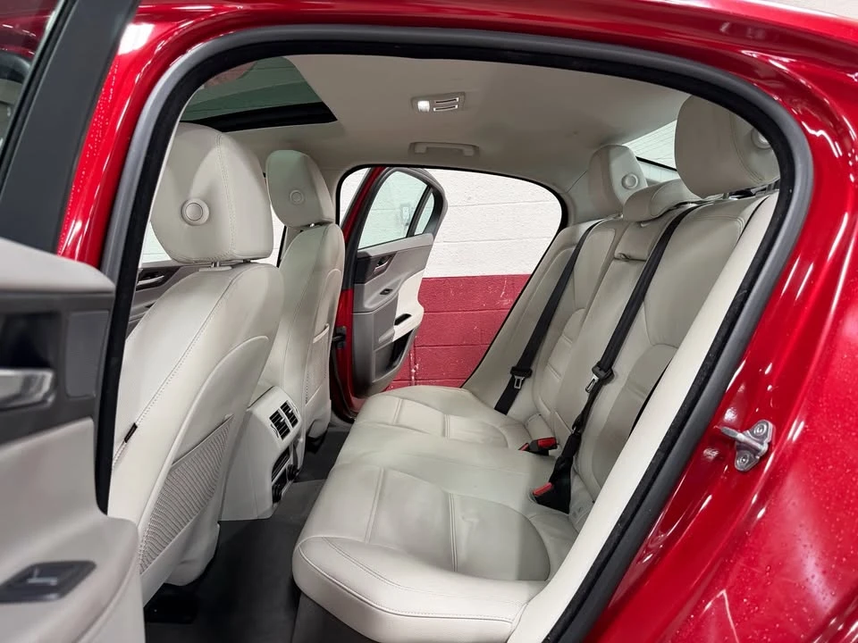 2018 Jaguar XE - Image 9 of 19