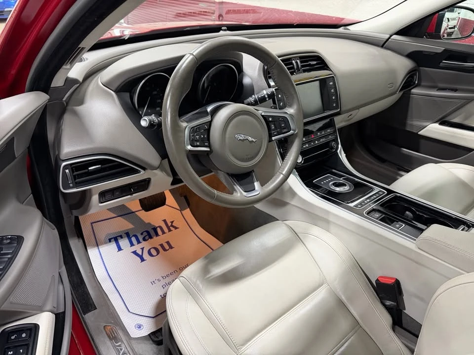 2018 Jaguar XE - Image 13 of 19