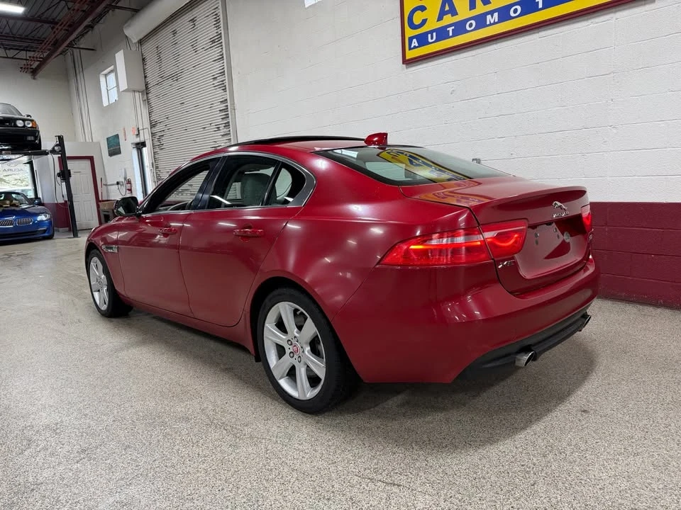2018 Jaguar XE - Image 3 of 19
