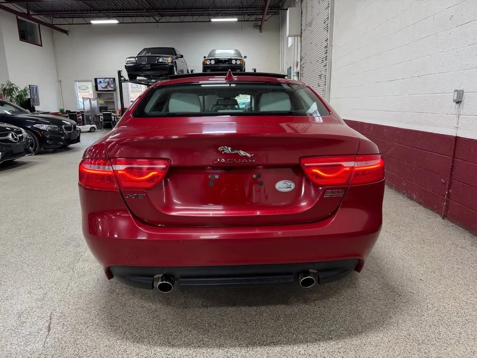 2018 Jaguar XE - Image 4 of 19