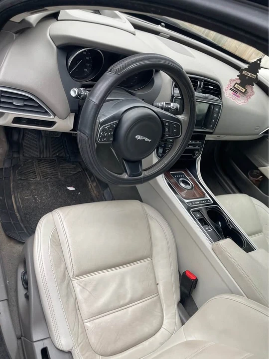2018 Jaguar XE - Image 2 of 5