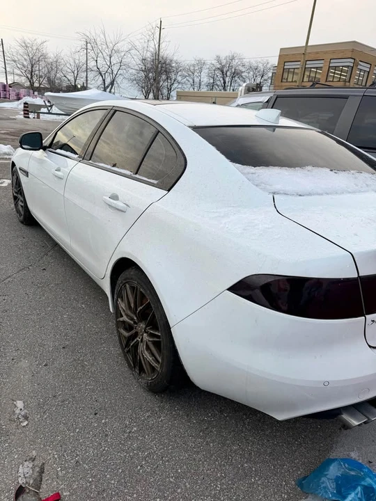 2018 Jaguar XE - Image 4 of 10