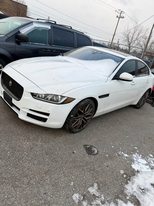 2018 Jaguar XE - Image 2 of 10