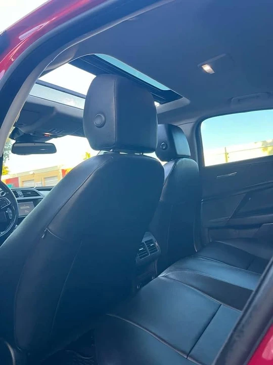 2018 Jaguar XE - Image 5 of 6