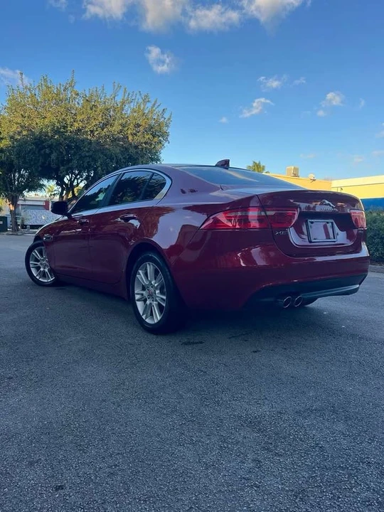2018 Jaguar XE - Image 6 of 6