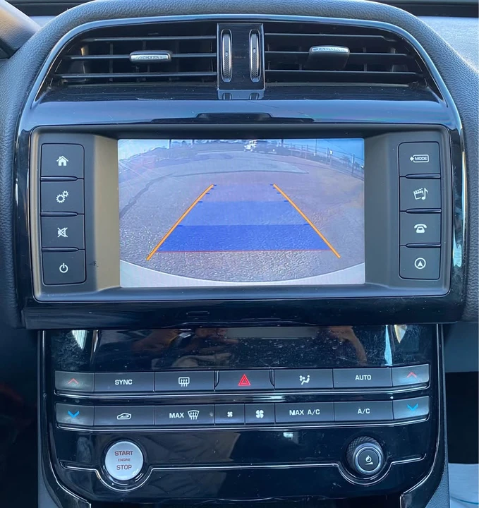 2018 Jaguar XE - Image 6 of 12