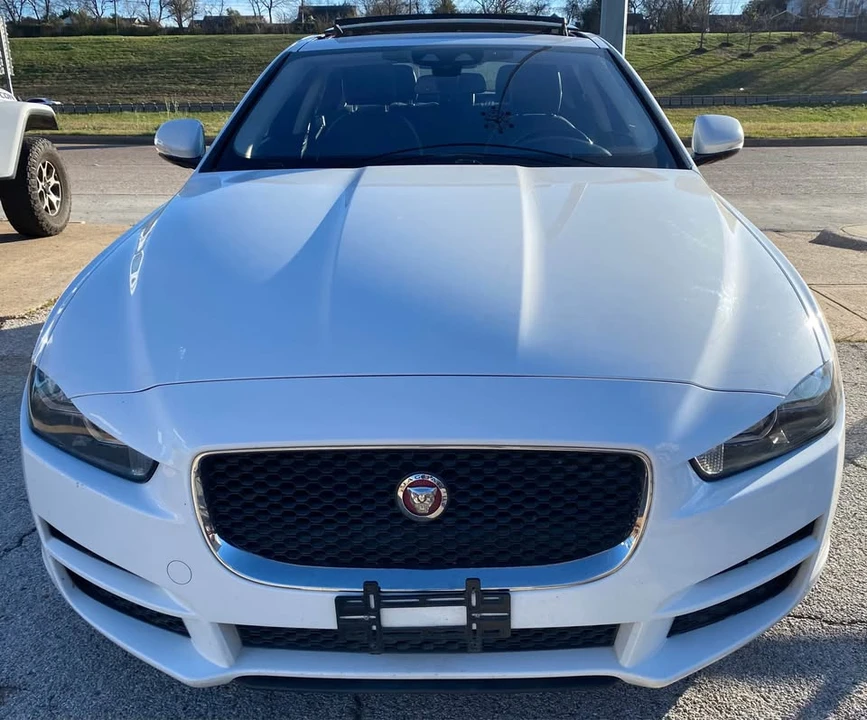 2018 Jaguar XE - Image 2 of 12