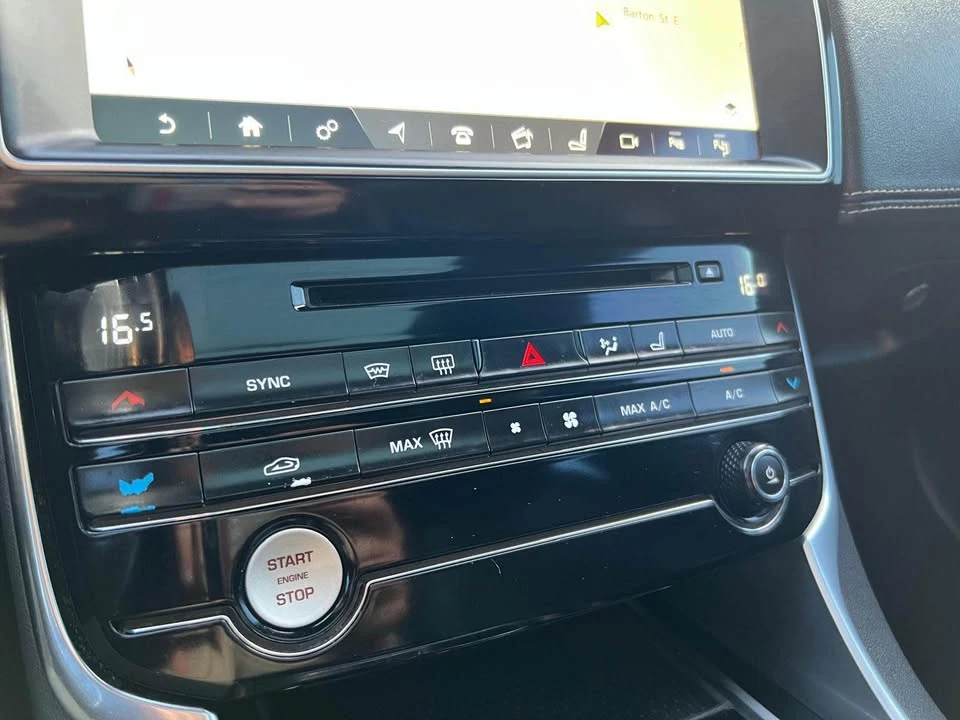 2018 Jaguar XE - Image 16 of 20