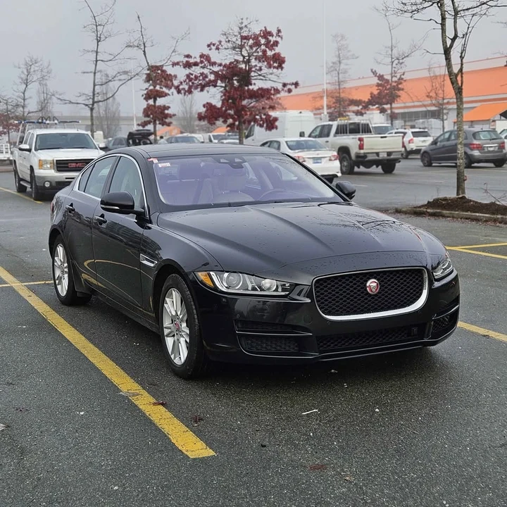 2018 Jaguar XE - Image 2 of 7
