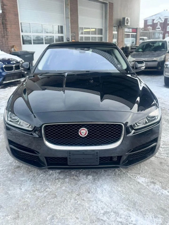 2018 Jaguar XE - Image 4 of 12