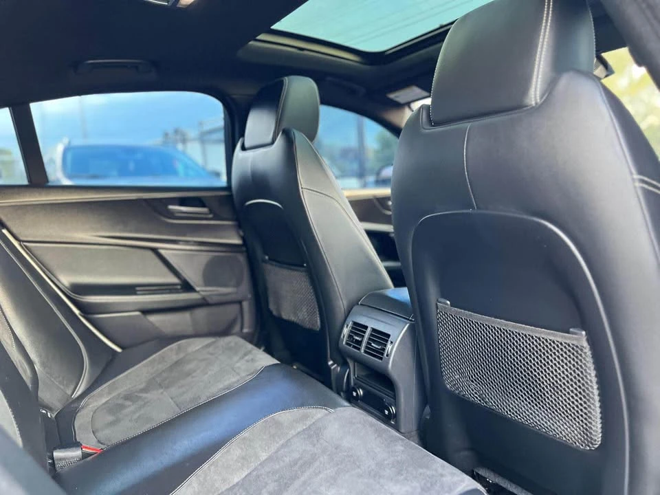 2018 Jaguar XE - Image 10 of 20