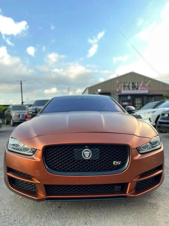 2018 Jaguar XE - Image 2 of 20