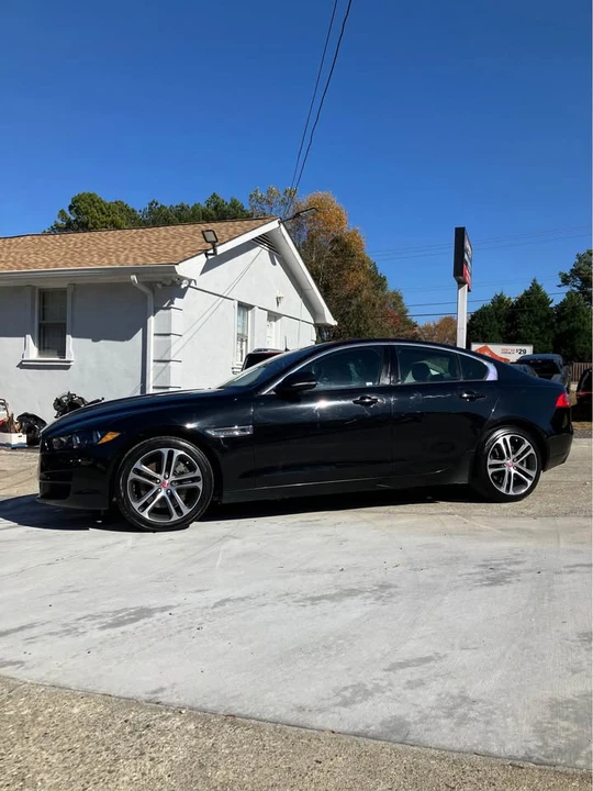 2018 Jaguar XE - Image 3 of 17