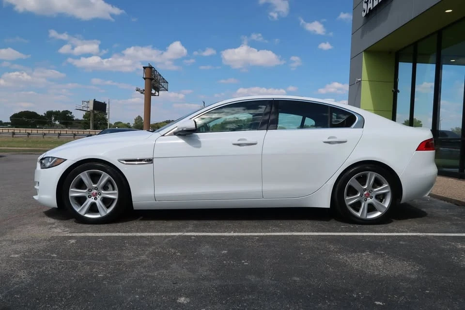 2018 Jaguar XE - Image 6 of 19