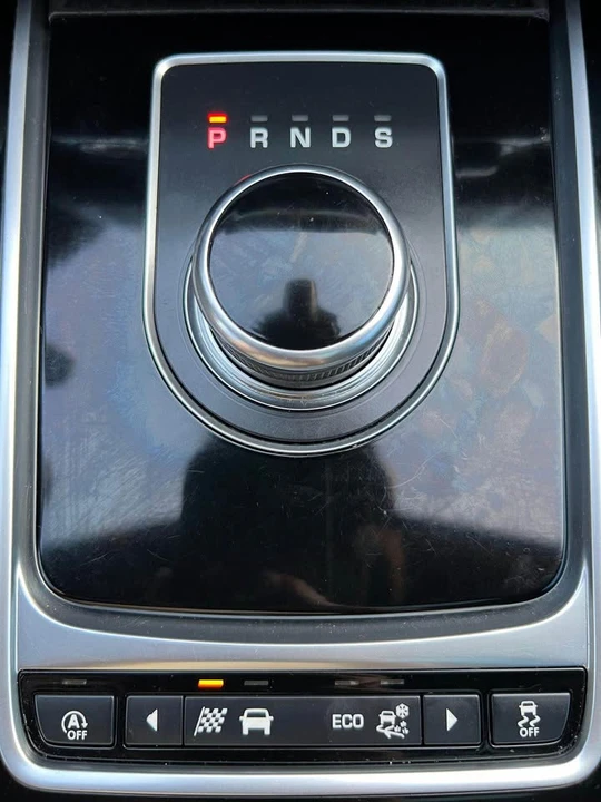 2018 Jaguar XE - Image 19 of 20