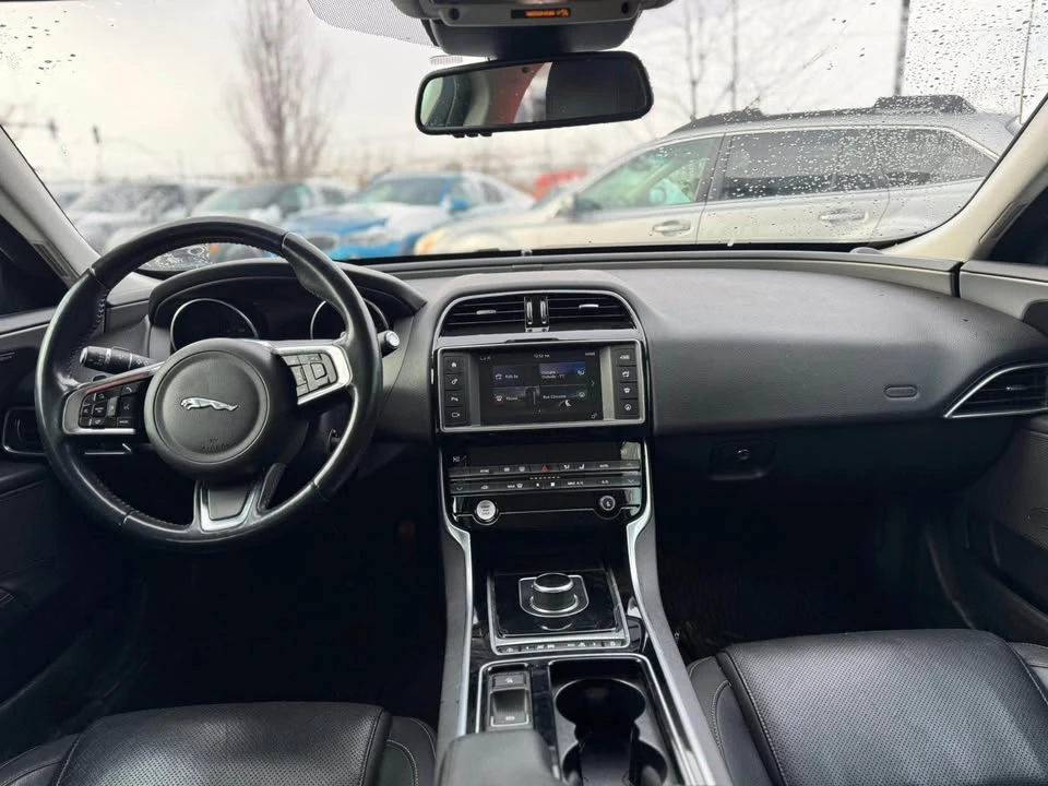 2018 Jaguar XE - Image 12 of 12