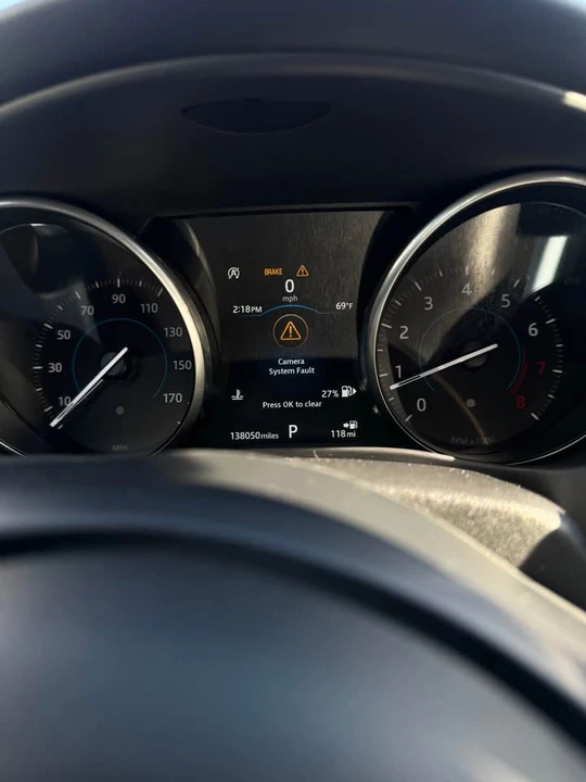 2018 Jaguar XE - Image 16 of 17