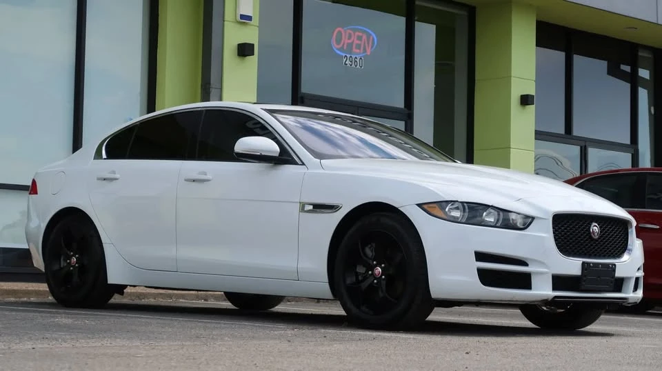 2018 Jaguar XE - Image 6 of 17